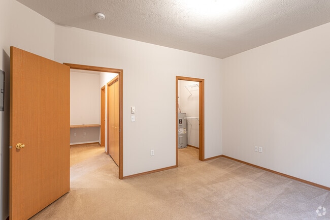 1BR, 1BA - 900SF - Townhouse