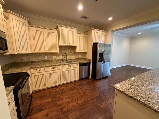 Photo - 501 Reserve Ln