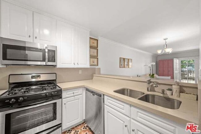 Photo - 1125 Pico Blvd