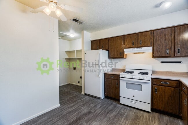 PPL 9716 Comanche - Building 1