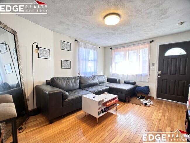 Building Photo - 41 Ashford St Unit 9 Rental