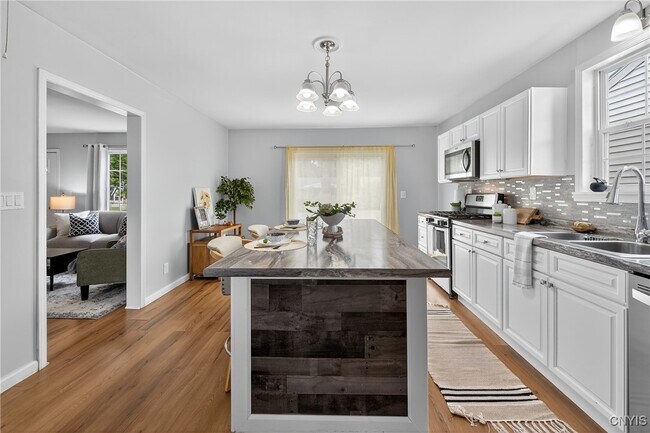 Photo - 122 Frederick Dr