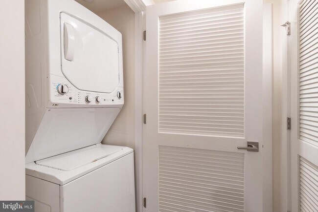 Photo - 2610 Braddock St Unit 1