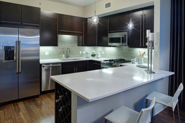 Photo - 705 S Clark St Unit 44G