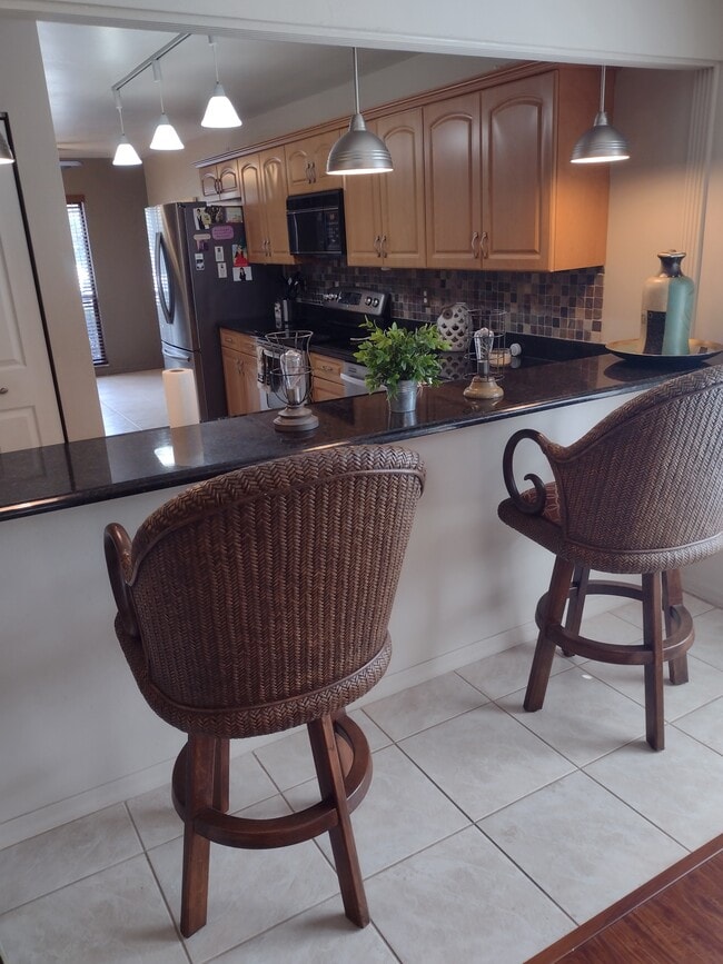 Building Photo - 4440 Chantelle Dr Unit 101I