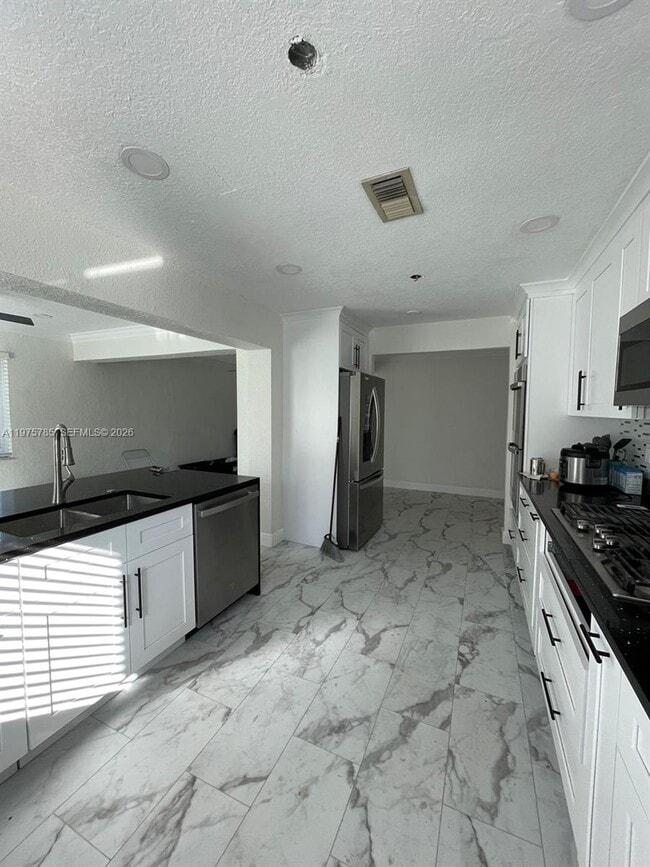 Photo - 365 NW 4th Ct