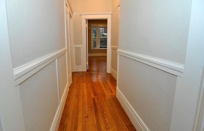 Photo - 1335 Oak St