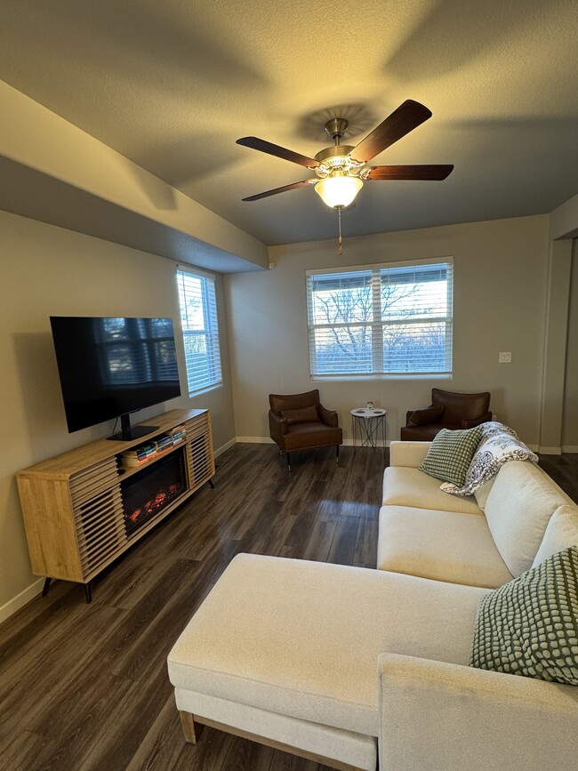 Shared living room - 7718 Sun Shimmer Vw Unit Private Basement Suite