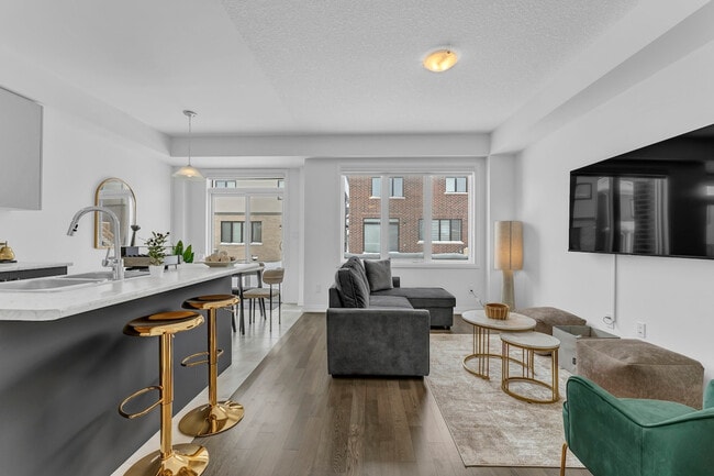 Building Photo - 51 Wintergreen Cres Unit SI ID1504444P