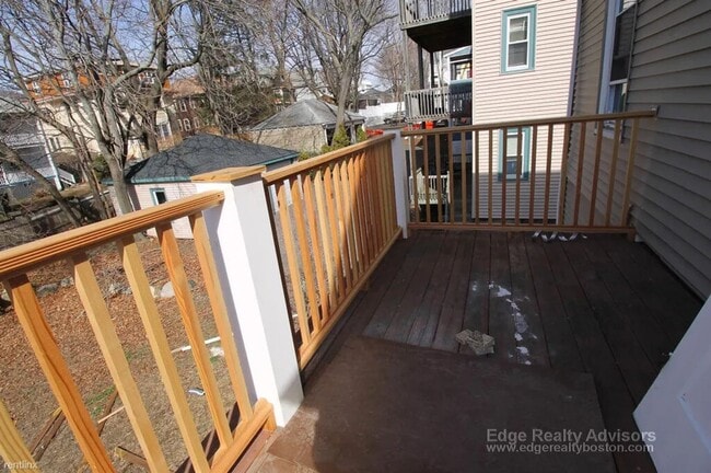 Photo - Brighton 3 Bed / 2 Bath – In-Unit Laundry – 9/1 Move-In