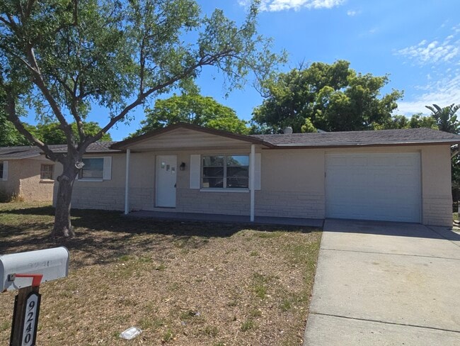 Building Photo - 9240 St Regis Ln