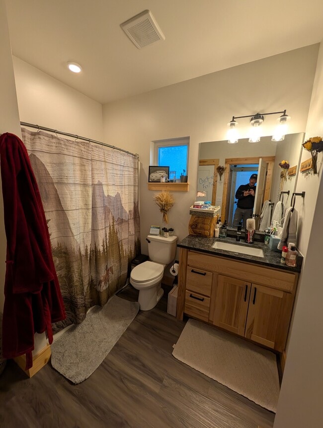 Photo - 609 Oregon St Unit A