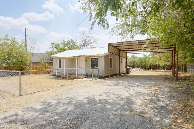 Photo - 2 br, 1 bath House - 221 Porter Drive