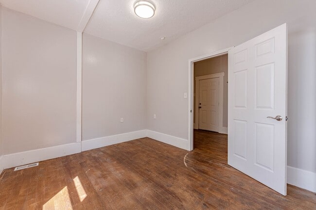 Photo - 5515 Bridge Ave Unit 5515 Bridge Down