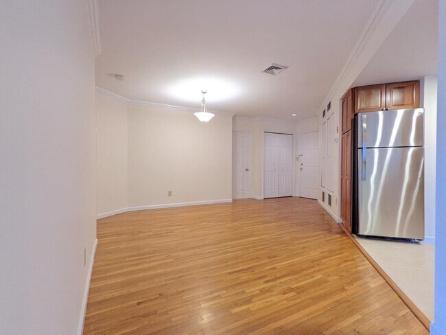 1001 Clinton St Unit 5C