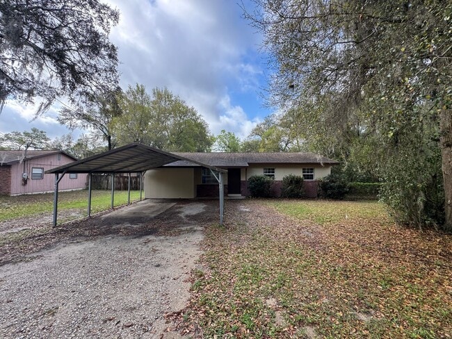 Building Photo - Charming 4 Bedroom, 1 Bathroom Home in Orange City!!