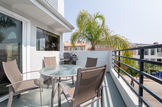 1107 Loma Dr Unidad A