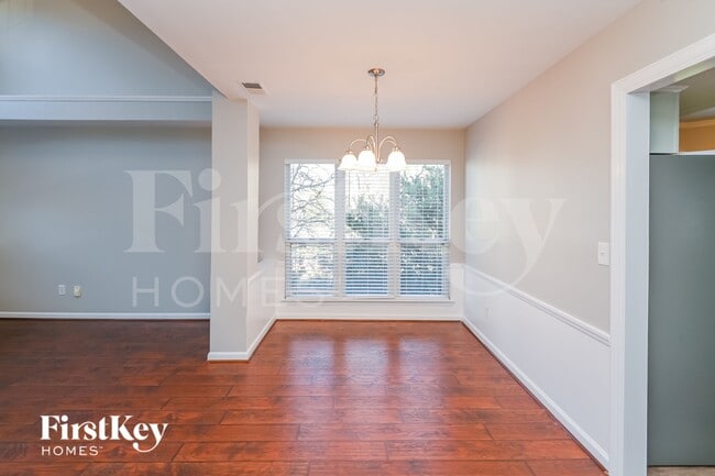 Photo - 10706 Trumble Ln