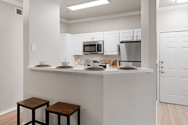 Creekside 121 Apartments