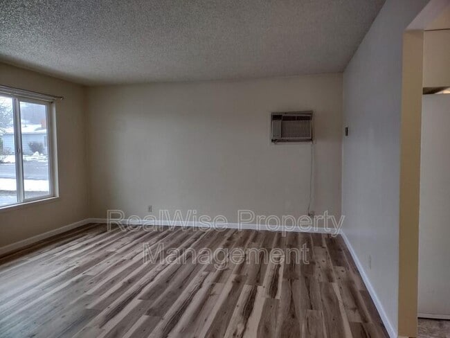 Photo - 3050 NE Johnson St Unit 1