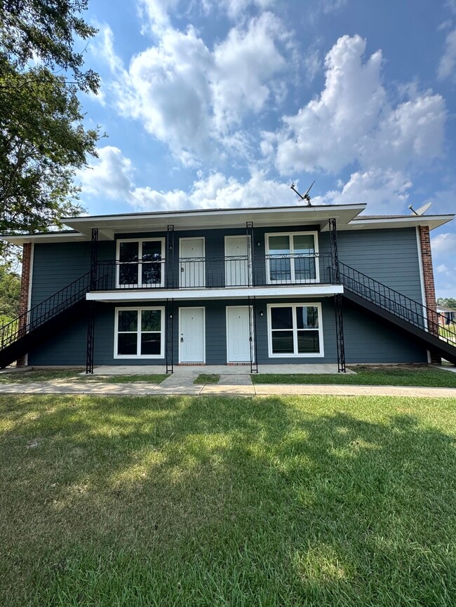 Building Photo - 1634 Clear Lake Ave Unit D