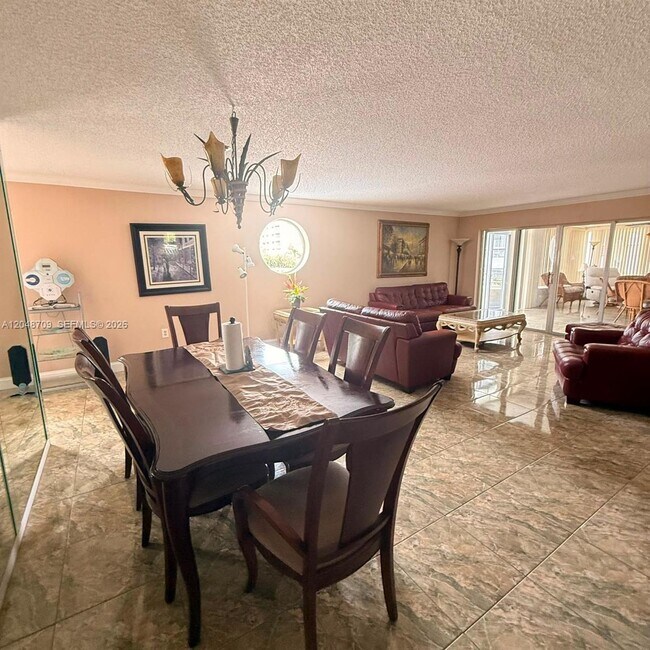 Photo - 17801 N Bay Rd Unidad 206