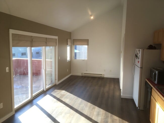 Inside Vide - 3123 Foxtail St Apartment Unit #B