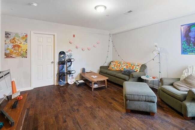Photo - 1628 Willington St Unit C