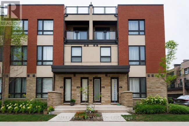 Photo - 20 Woodstream Dr