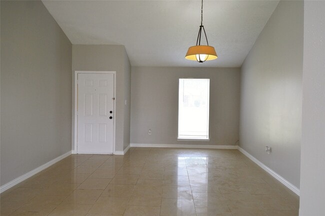 Photo - 10127 Sagegate Dr