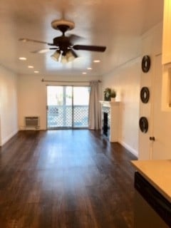 Living room - 3565 Linden Ave Unit 119