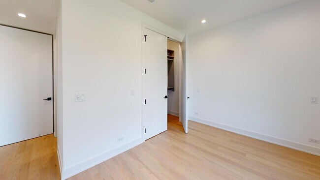 Photo - 2202 W Race Ave Unidad 1E