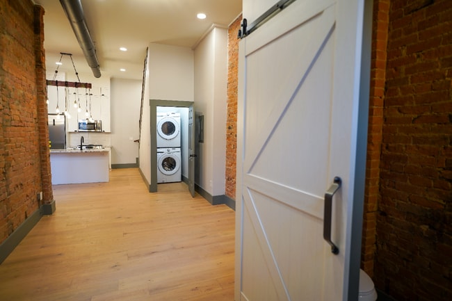 472 Dayton St Unit 2