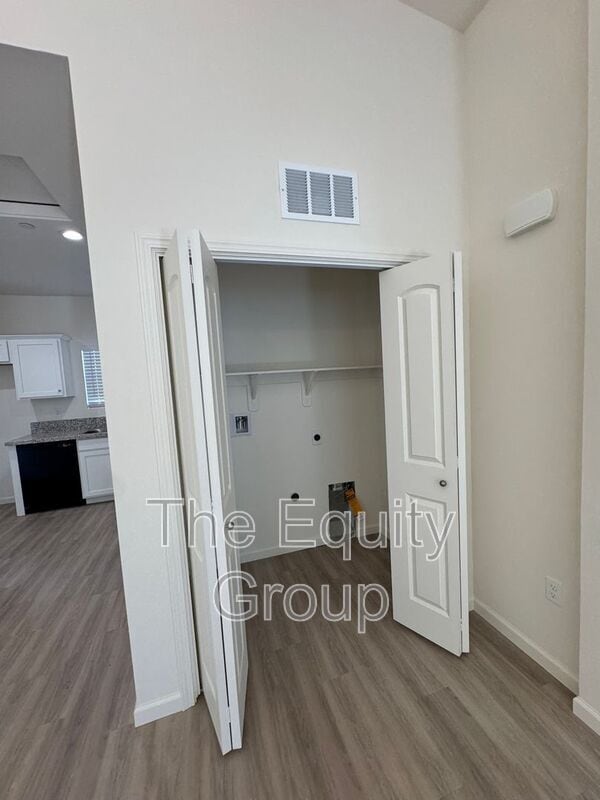 Photo - 4112 E Kaweah Ave