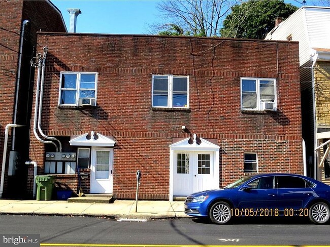 Building Photo - 68 S Tulpehocken St Unit 68-1