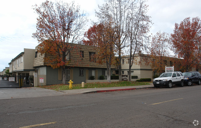 Vista Knolls Apartments - Vista Knolls Apartments