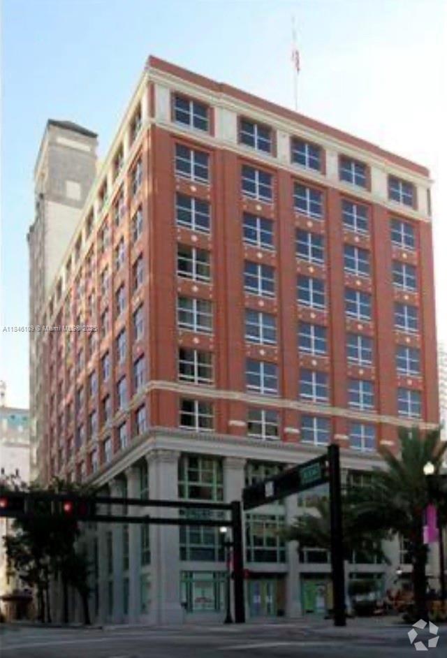 Building Photo - 111 E Flagler St Unit 410 Rental