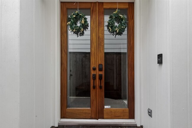 Photo - 5213 Inker St