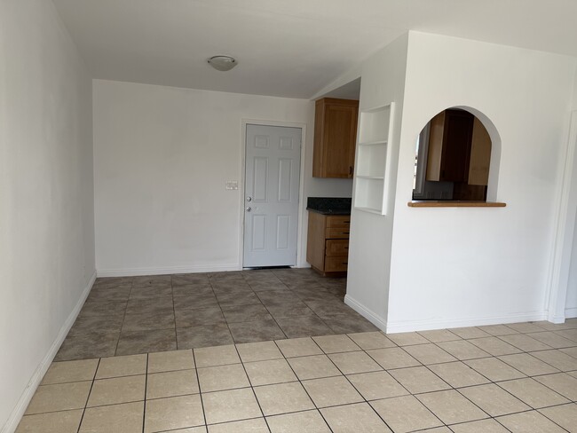 Photo - 835 E Avenue Q Unit 835