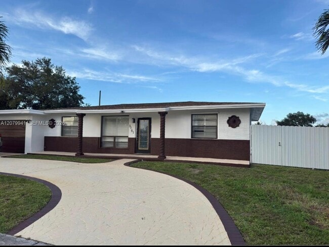 3151 SW 37th Ave