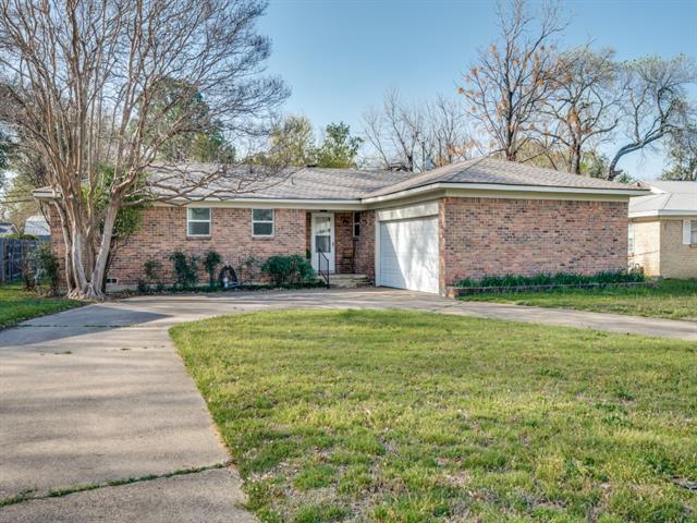 Photo - 1604 Bluebonnet Trail House