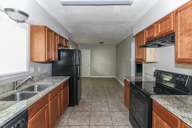 Photo - 6350 Limewood Ave