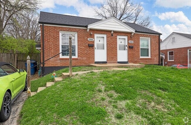 Building Photo - 2262 Woodson Rd Rental