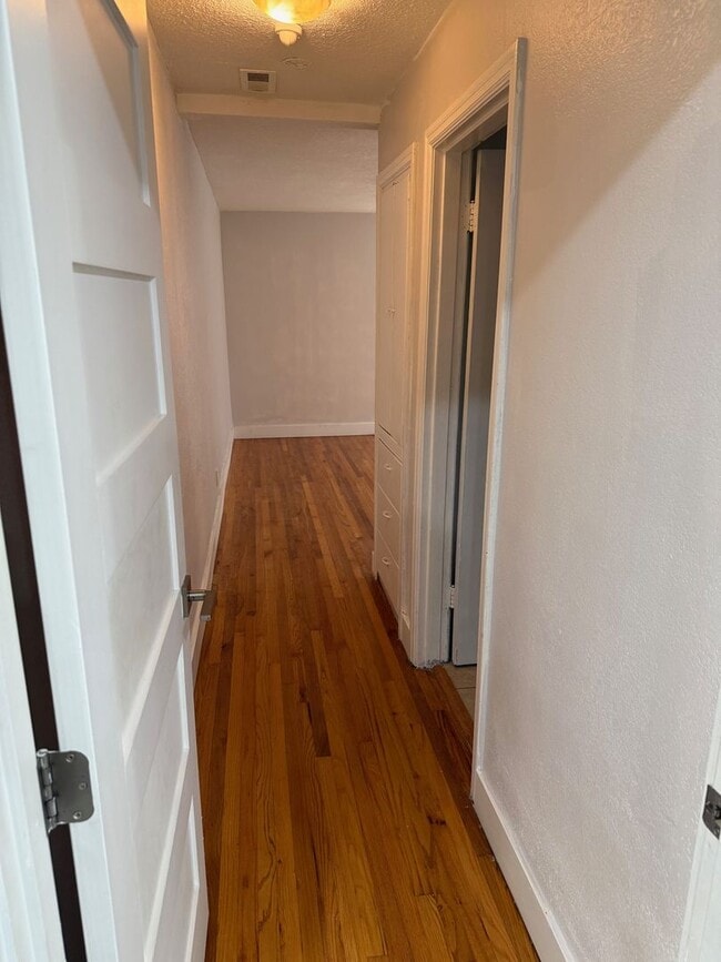 Photo - FABULOUS FOSTER