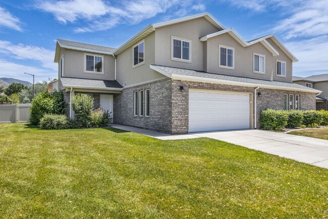 Photo - 4 Bedroom 3 Bathroom Home in Springville!