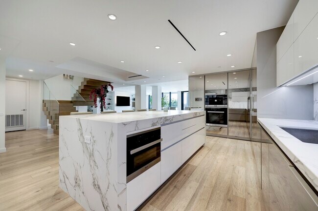 Photo - 3433 Westheimer Rd