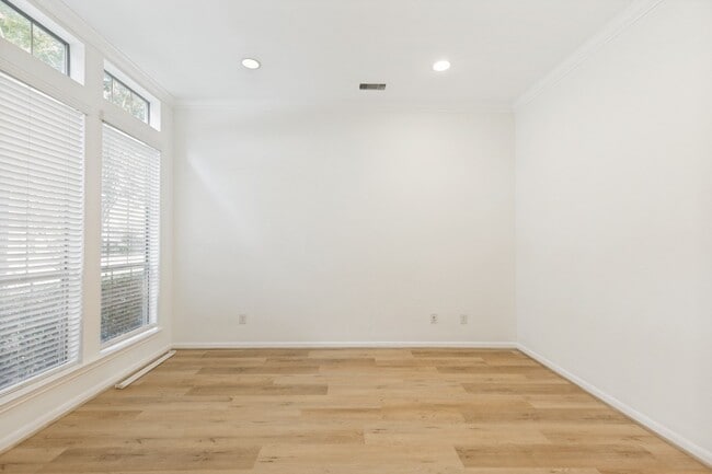Photo - 9318 Rainbluff Ln