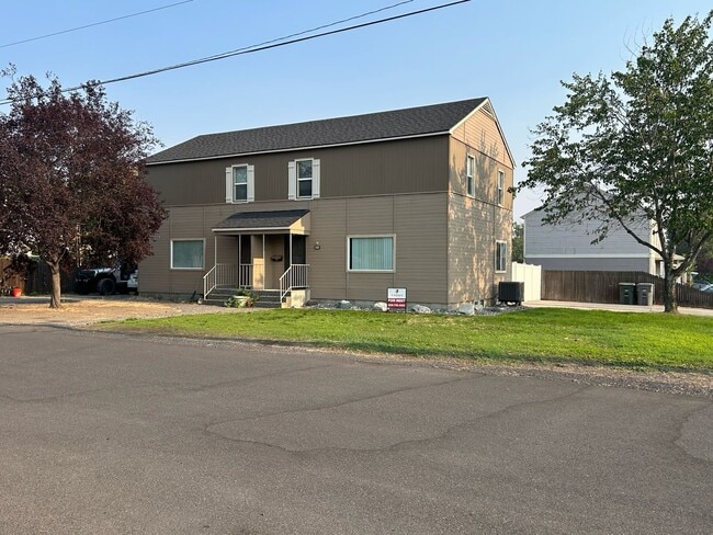 Building Photo - 1209/1211 Torbett St Unit 1211to