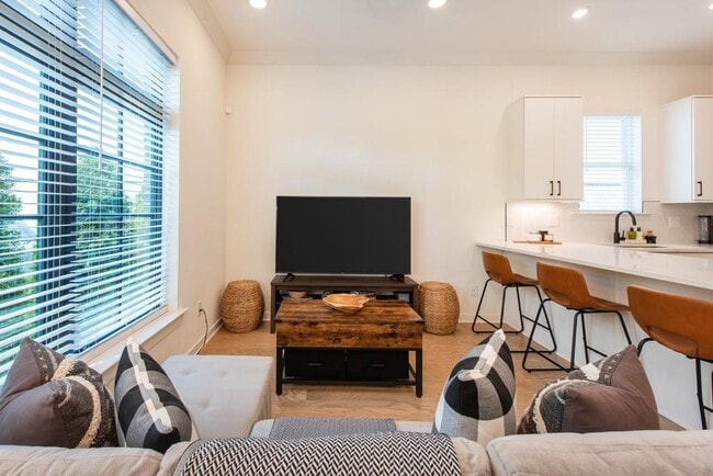 Photo - 417 E College Ave Unit 102