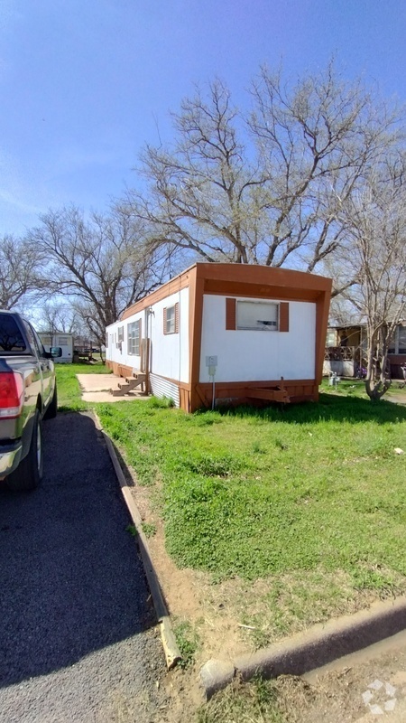 Building Photo - 209 S Ave B Rental